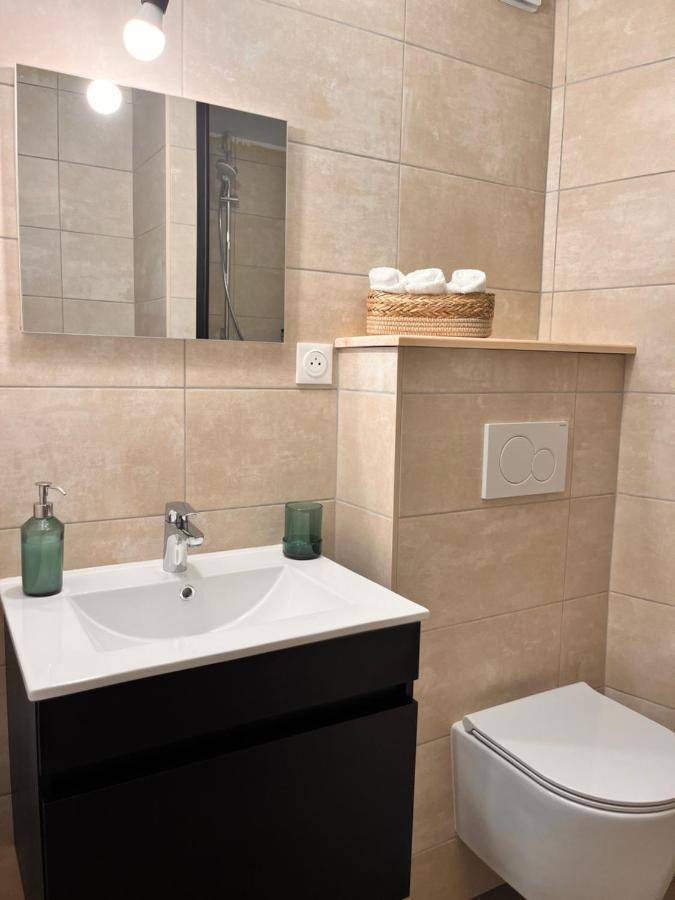 Appartement 2 Chambres Avec Parking Понтарлье Экстерьер фото